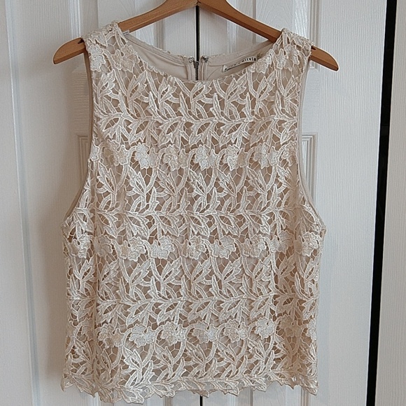 Alice + Olivia "Amal"  Lace Top - Picture 1 of 4
